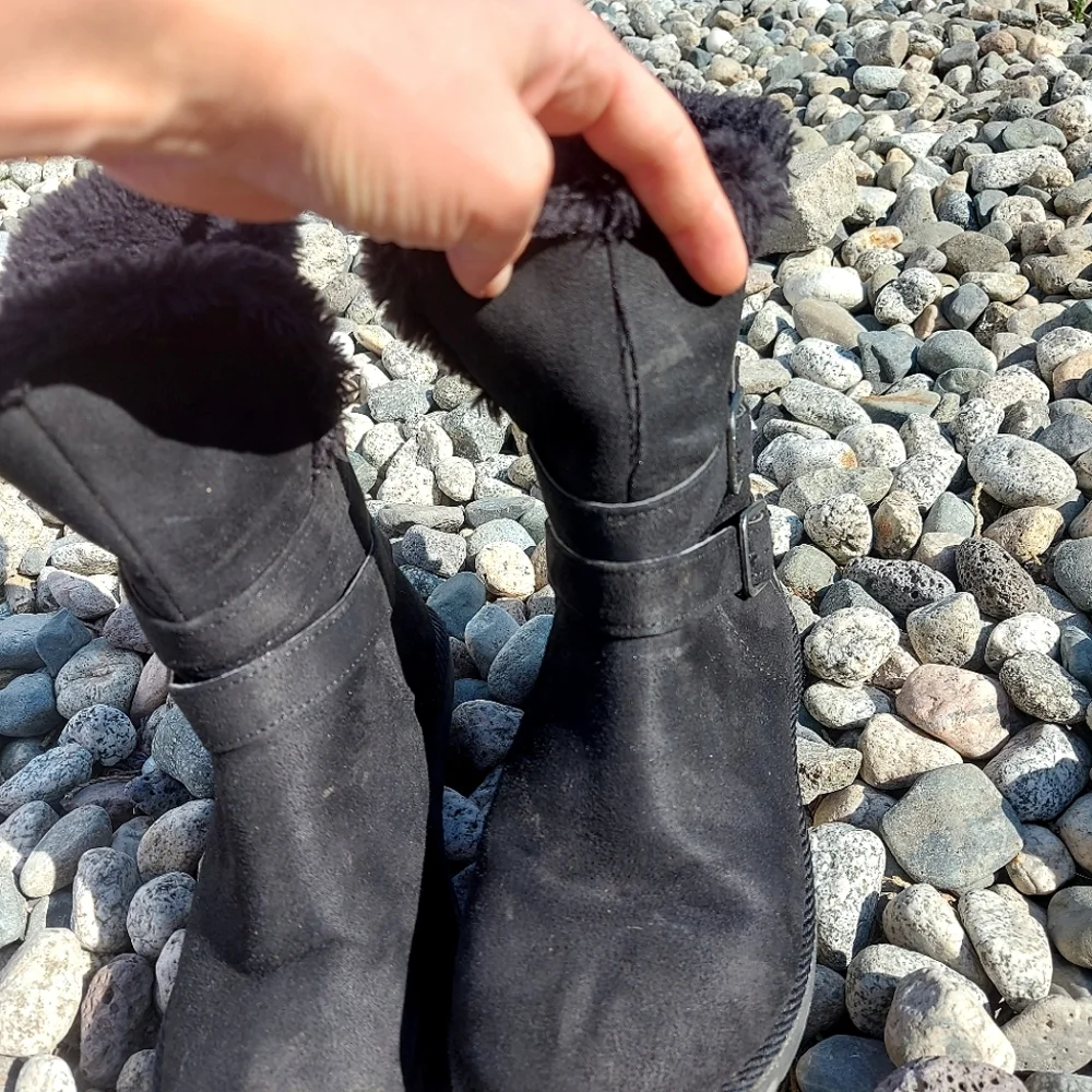 Black Airwalk boots Size 6 - Picture 3 of 6